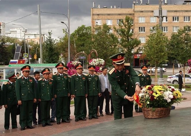 Vietnamese Defence Minister begins working visit to Russia